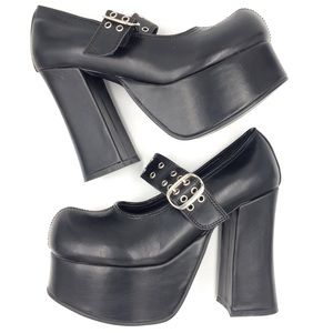 demonia pumps